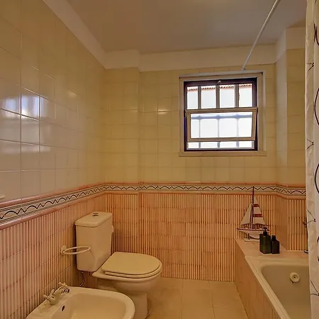 Heart Of Bairro Alto-live Like A Local