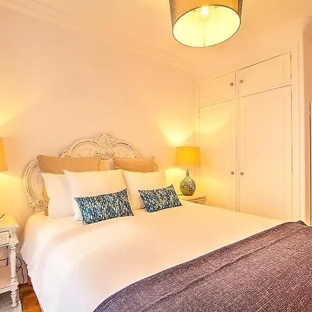 Heart Of Bairro Alto-live Like A Local *